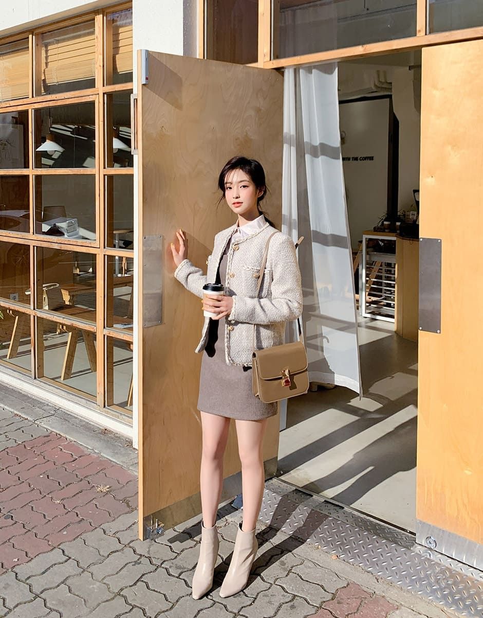 Những kiểu áo khoác ngắn sành điệu và trẻ trung đáng sắm cho mùa lạnh - Ảnh 6. Những kiểu áo khoác ngắn sành điệu và trẻ trung đáng sắm cho mùa lạnh - Ảnh 6.