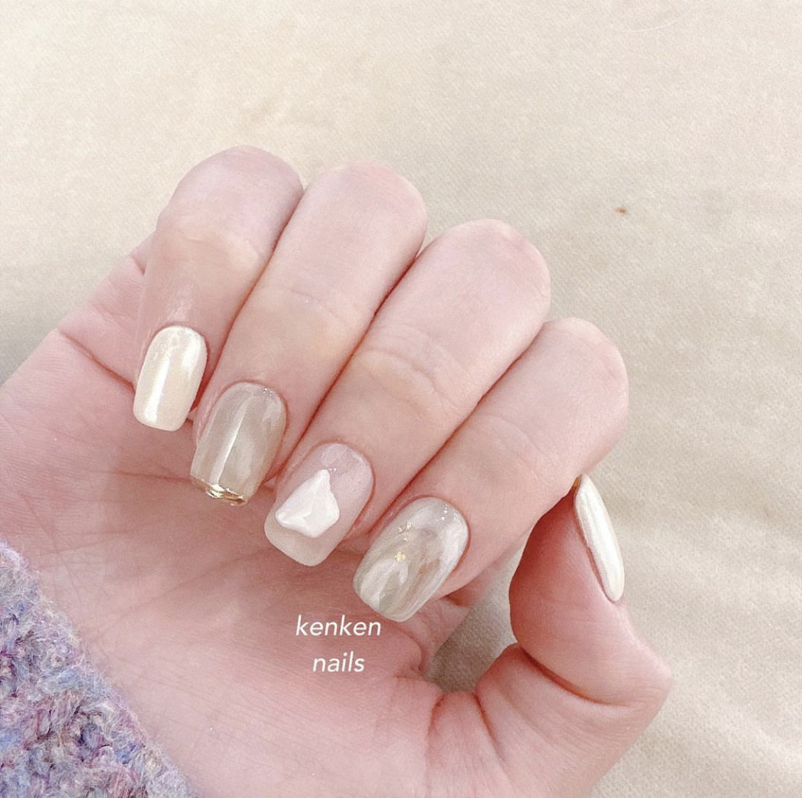 11 mẫu nail xinh xắn nhẹ nhàng, rất phù hợp để hội gái ngoan 'làm đỏm' dịp Tết - Ảnh 3. 11 mẫu nail xinh xắn nhẹ nhàng, rất phù hợp để hội gái ngoan 'làm đỏm' dịp Tết - Ảnh 3.